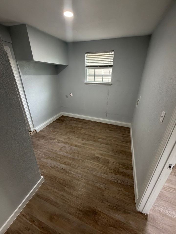 3002 Shenstone Dr - Photo 4 of 14