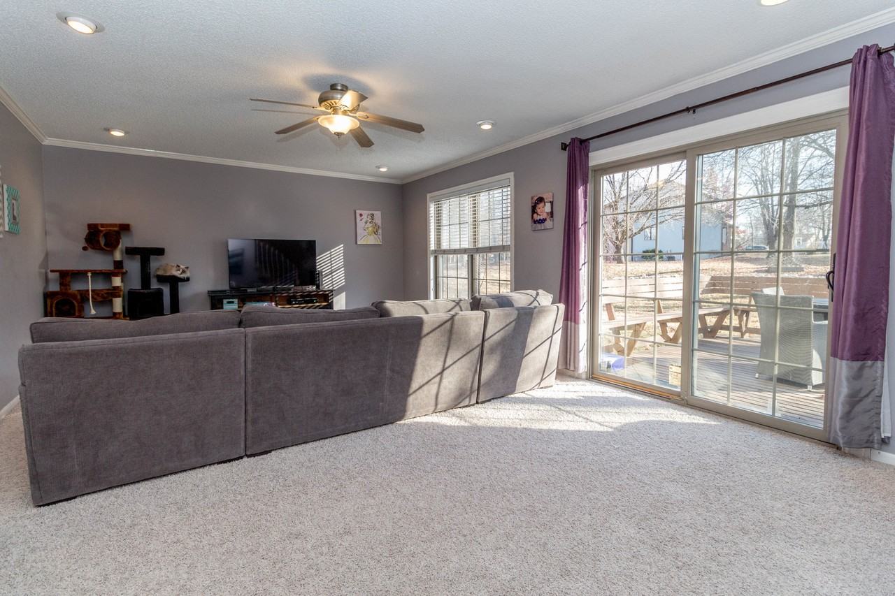 4304 Mount Carmel Ln - Photo 6 of 31