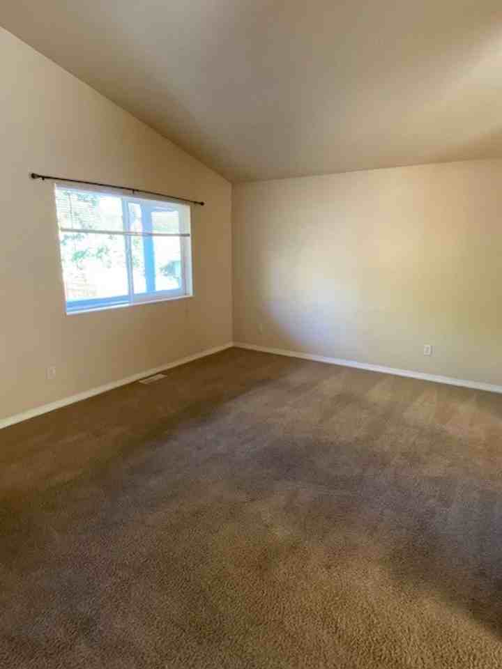 1742 S 12th St W - Photo 5 of 26