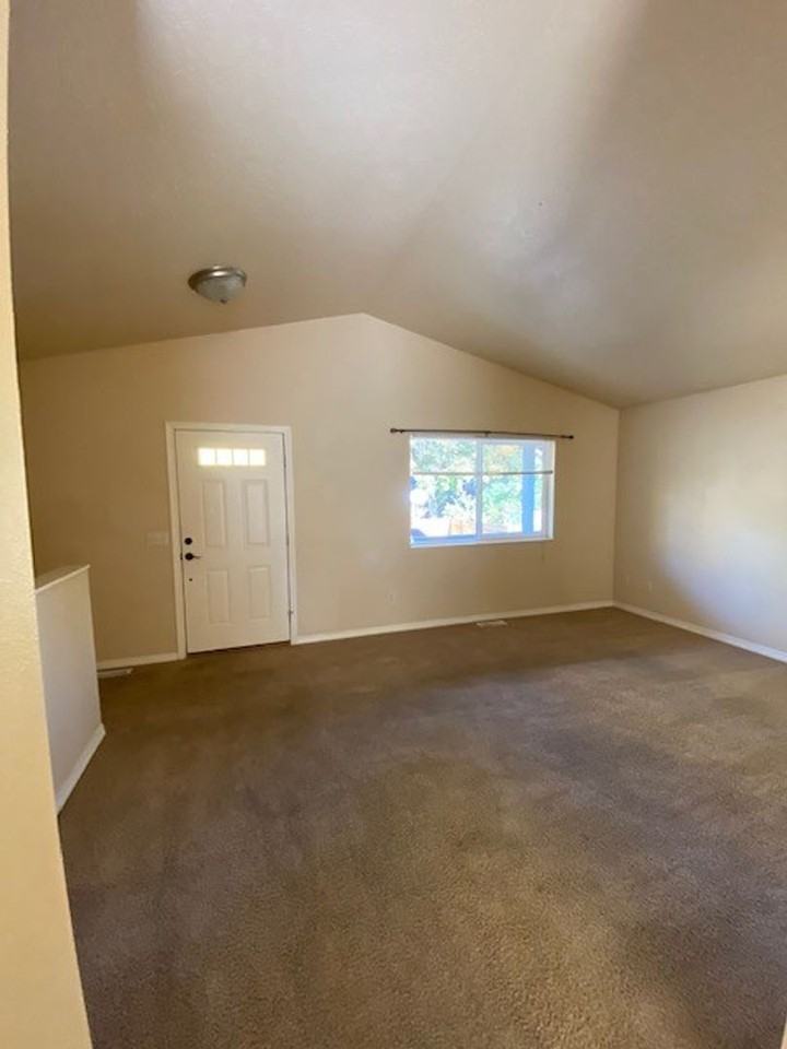 1742 S 12th St W - Photo 7 of 26