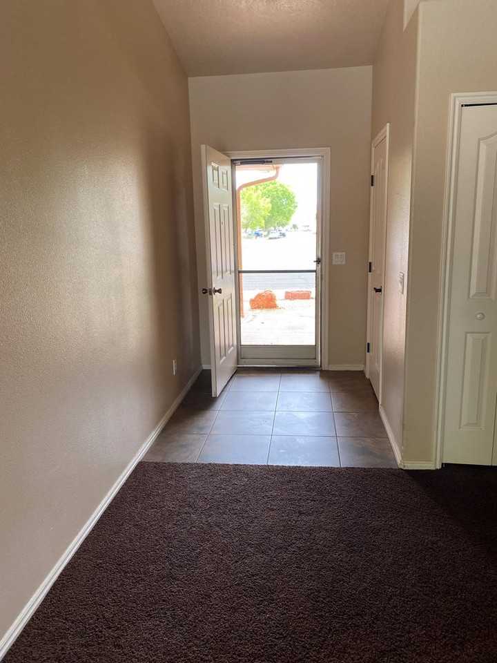 2817 E 110 N - Photo 3 of 16