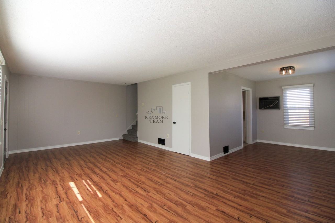 402 Benham St - Photo 5 of 14