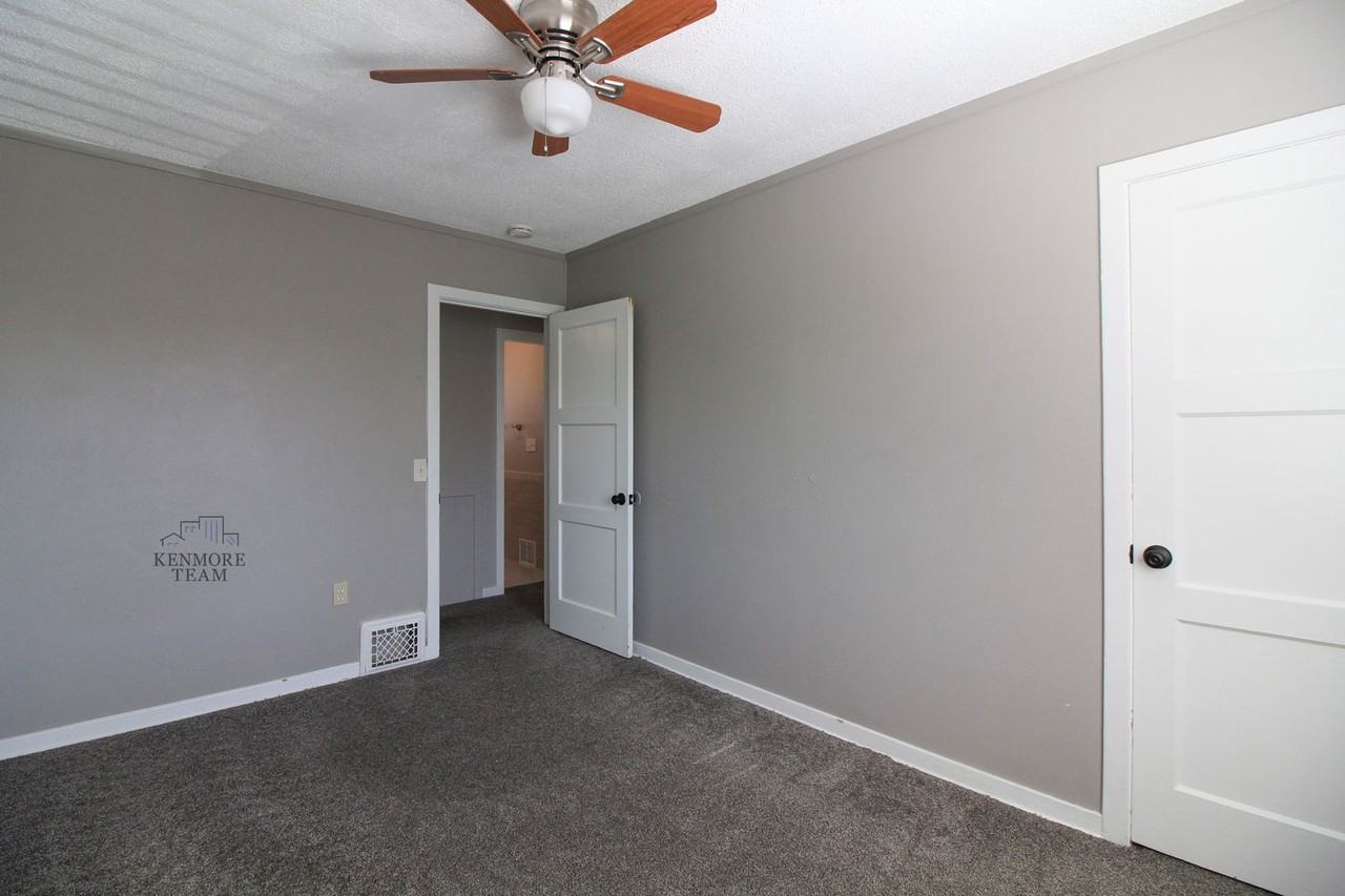 402 Benham St - Photo 7 of 14