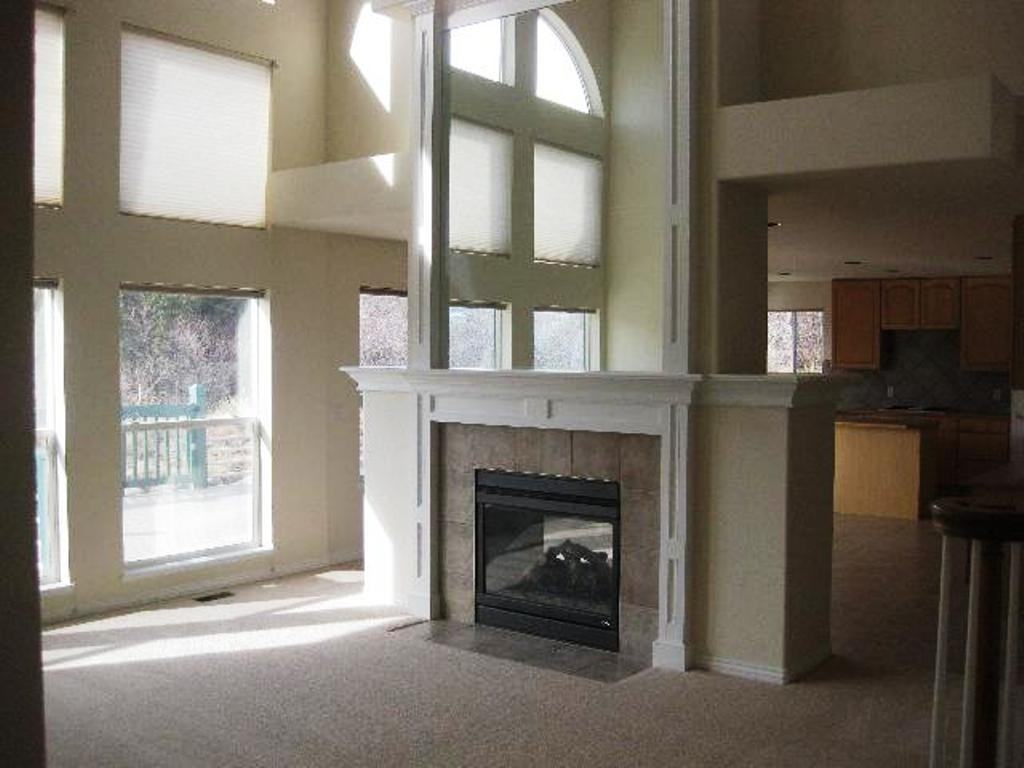 2075 Rockhurst Blvd - Photo 3 of 17