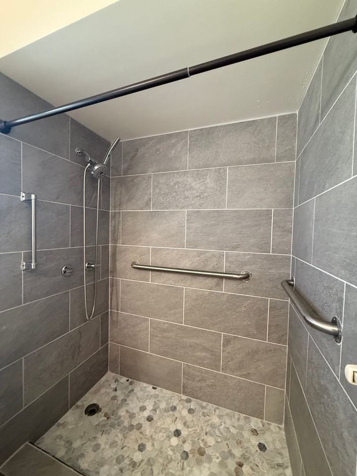 302 Calvin St - Photo 7 of 11