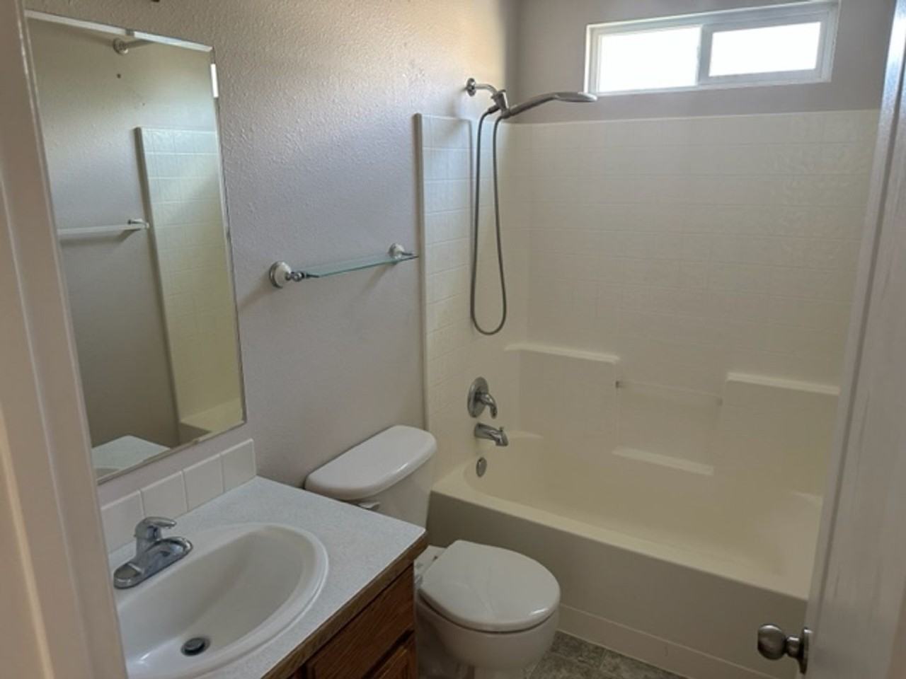 943 N Mount Hood Pl - Photo 6 of 24
