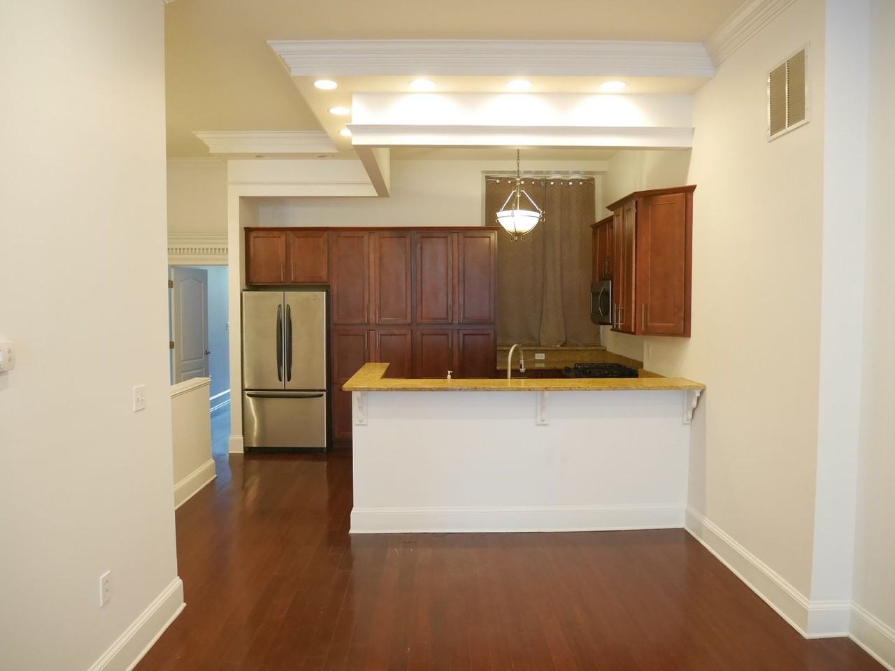 2318 Eutaw Pl - Photo 5 of 20