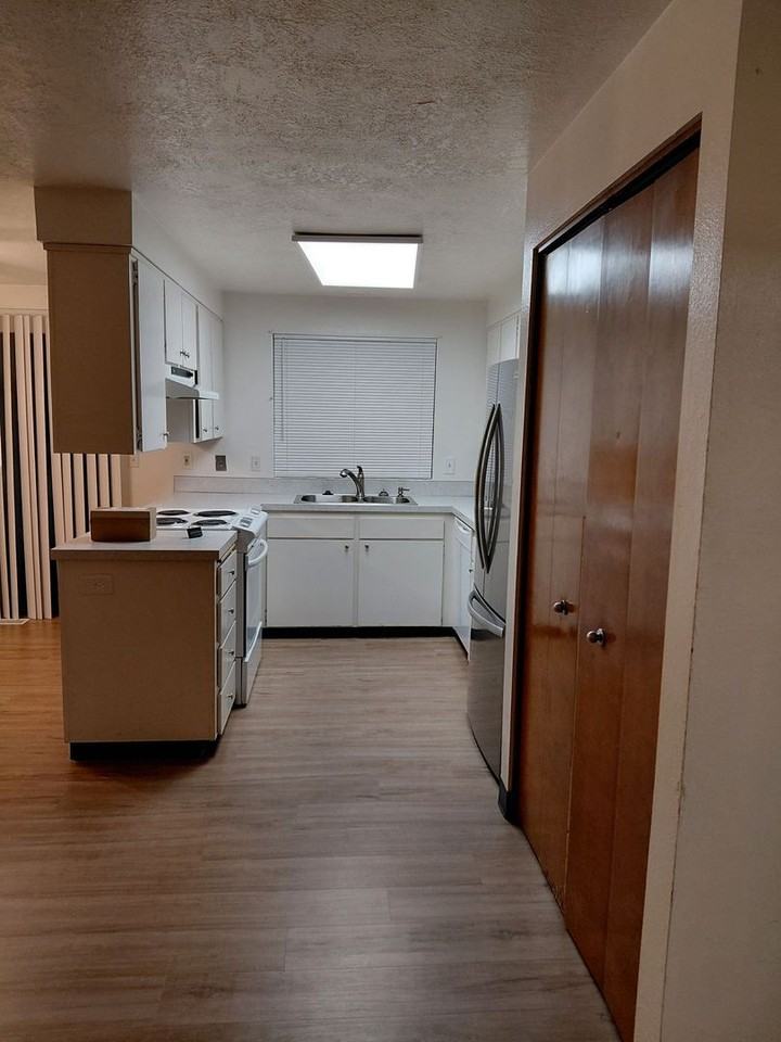 1399 Parkway Dr Nw - Photo 2 of 21