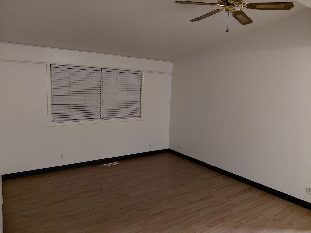 1399 Parkway Dr Nw - Photo 6 of 21