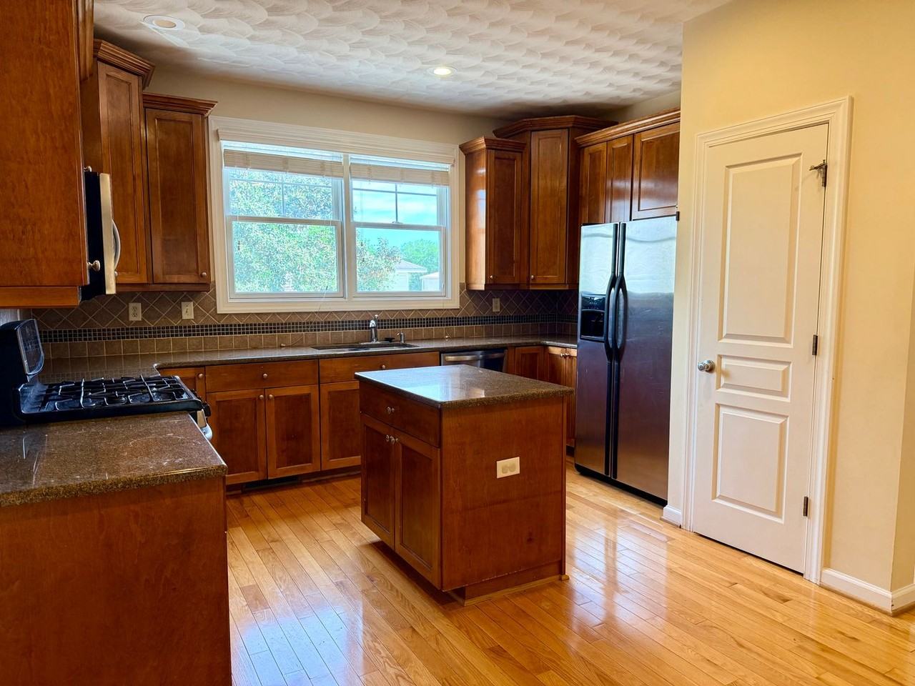3709 Avilla Ct - Photo 4 of 20