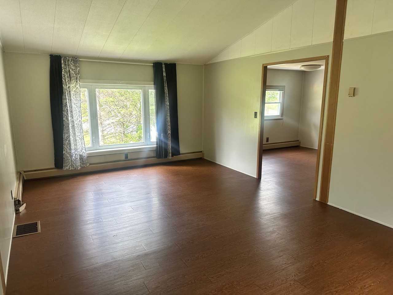 226 Roxbury Rd - Photo 6 of 14