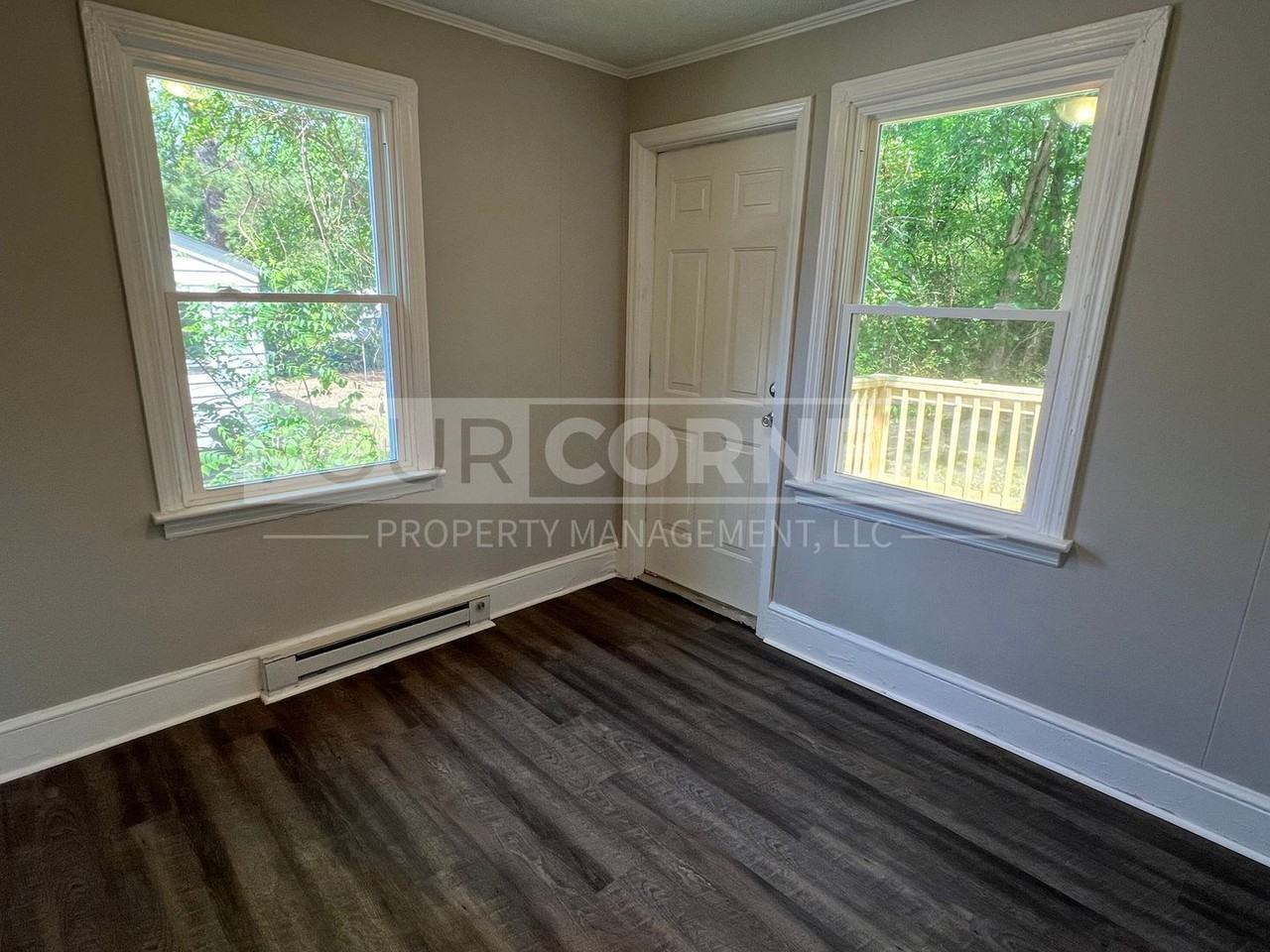 803 Cole St - Photo 7 of 8