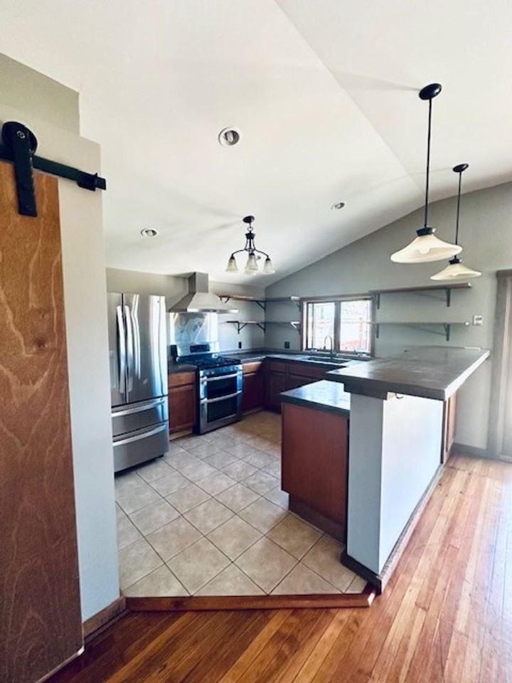 Heun Ln - Photo 6 of 11