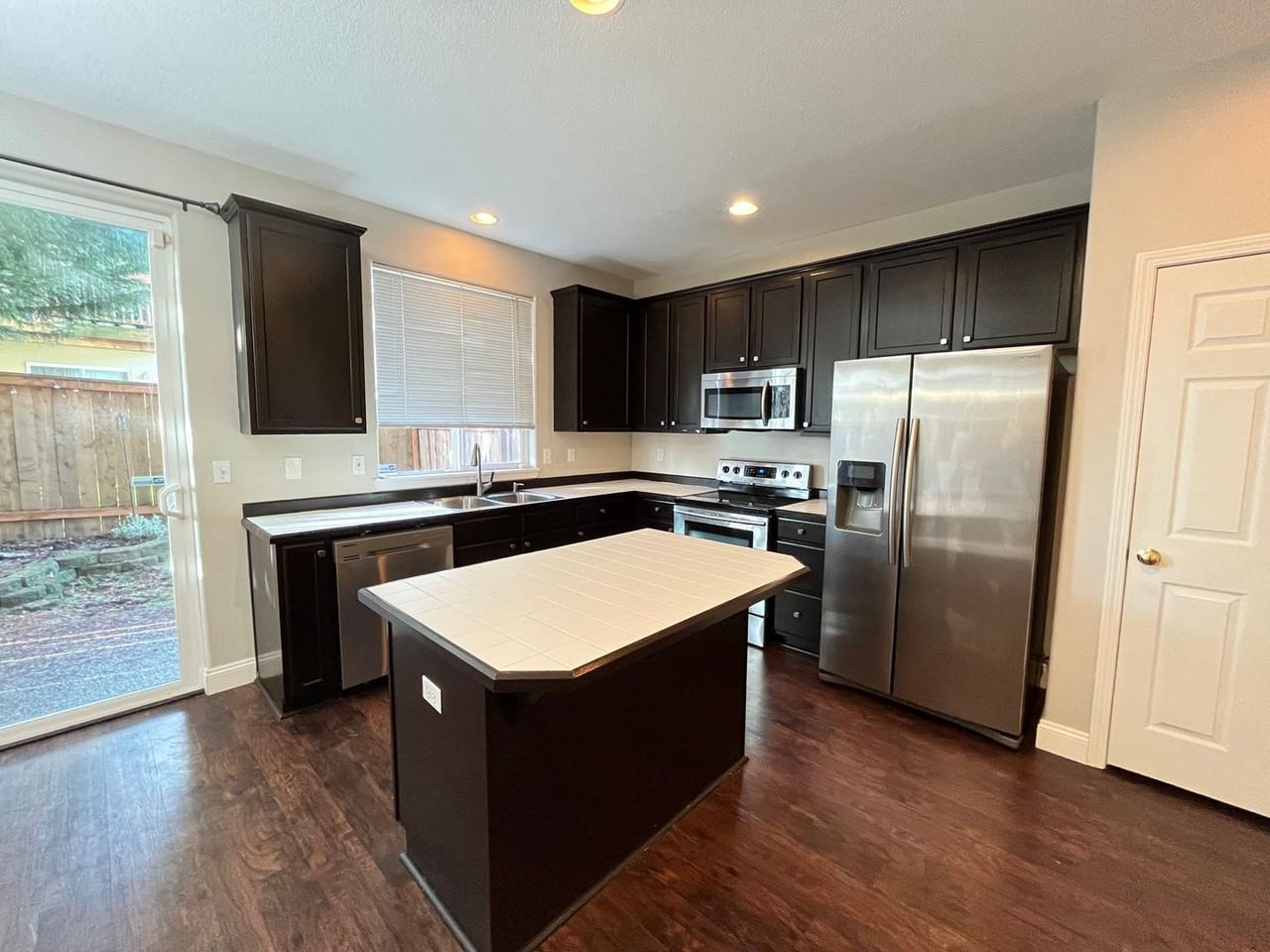 767 Sw 198th Pl - Photo 5 of 35