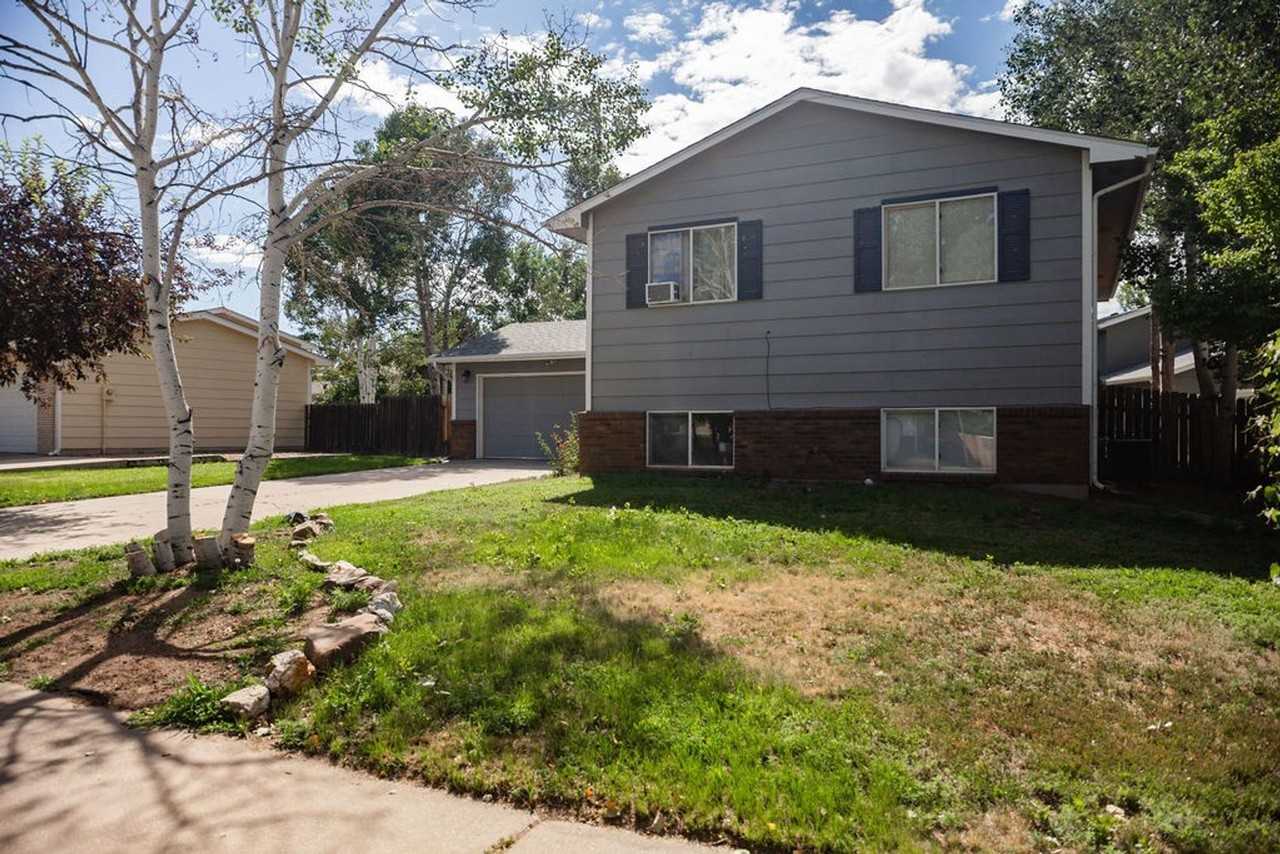 117 43rd Avenue Ct - Photo 3 of 36