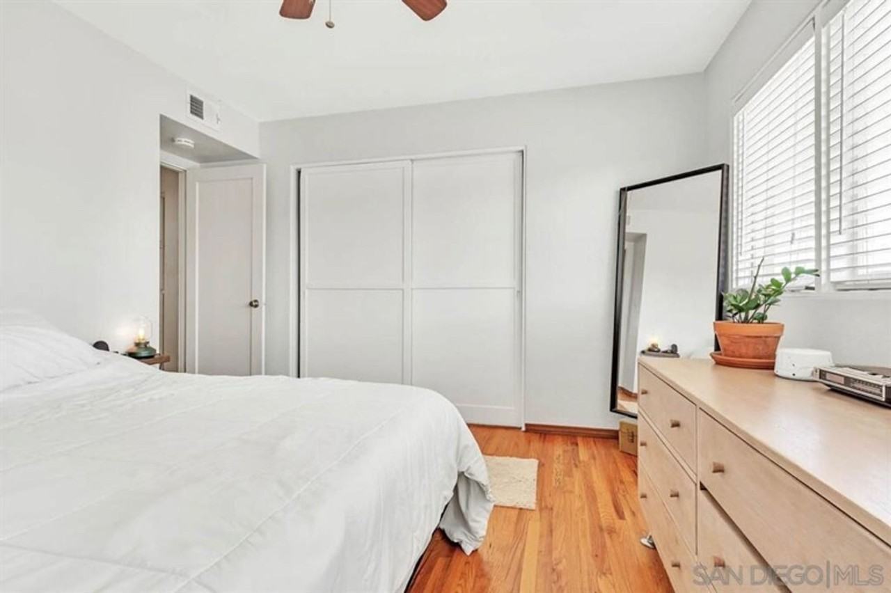 6465 Julie St - Photo 3 of 27