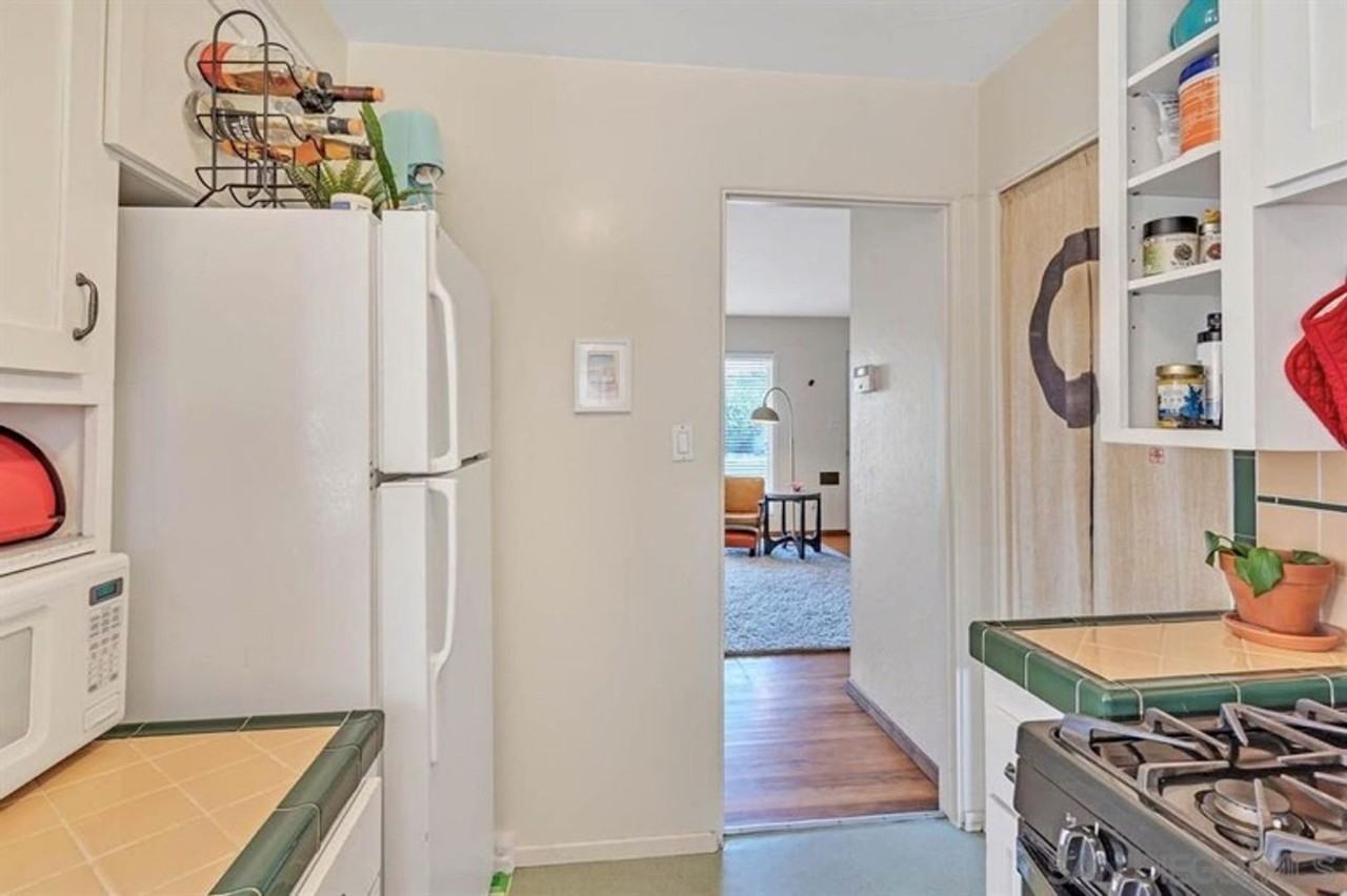 6465 Julie St - Photo 7 of 27