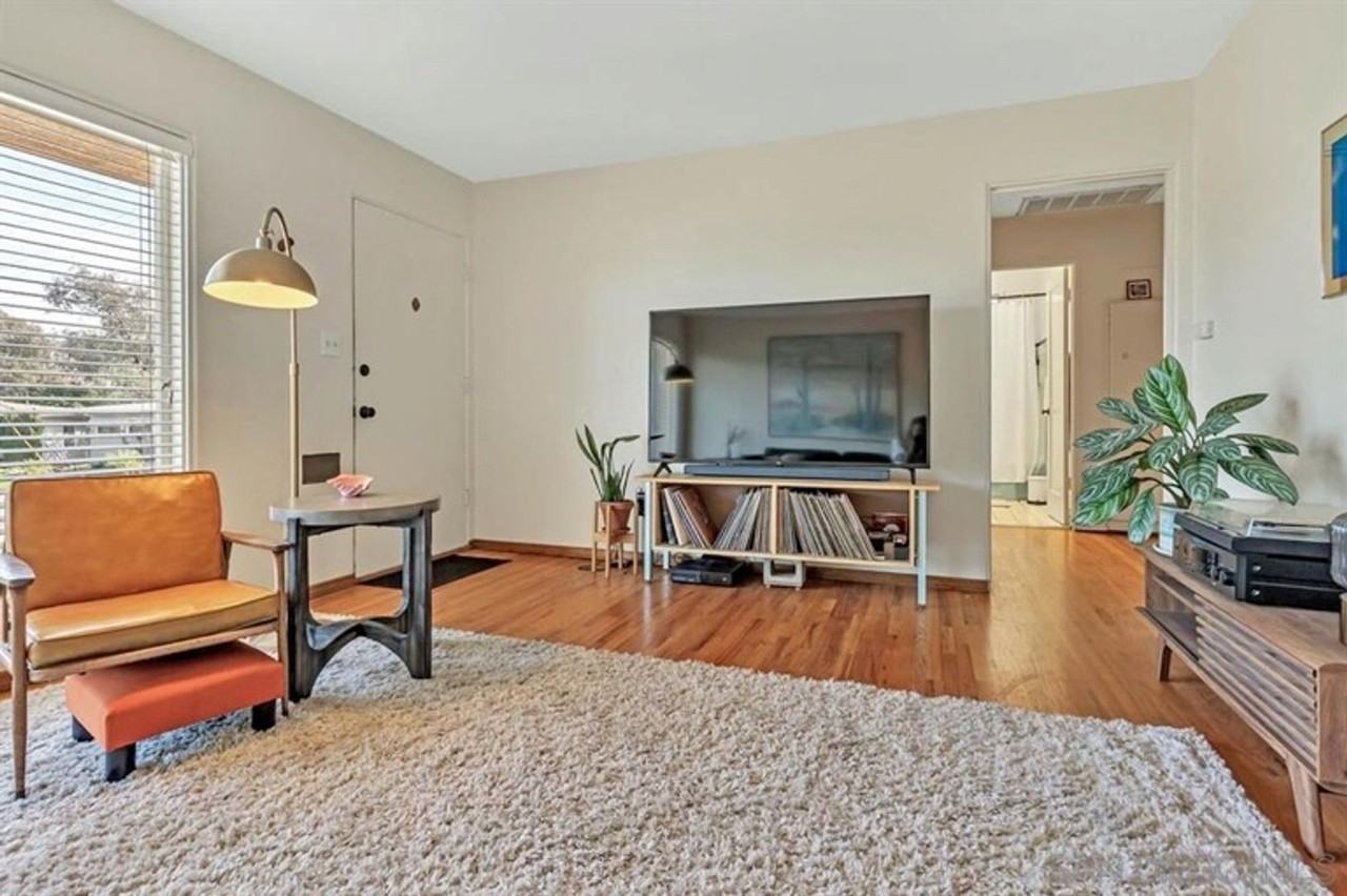 6465 Julie St - Photo 5 of 27