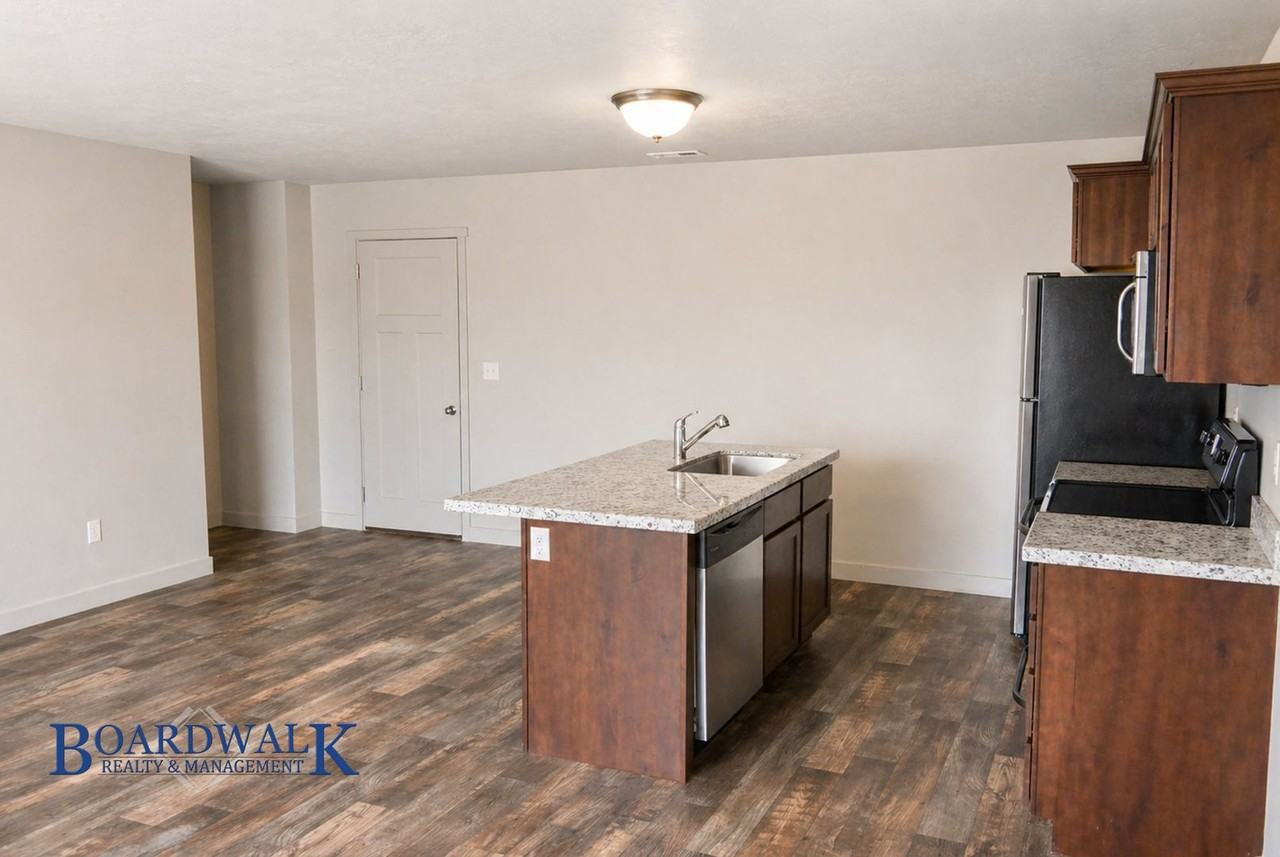 14388 S Ferndale Way - Photo 4 of 23