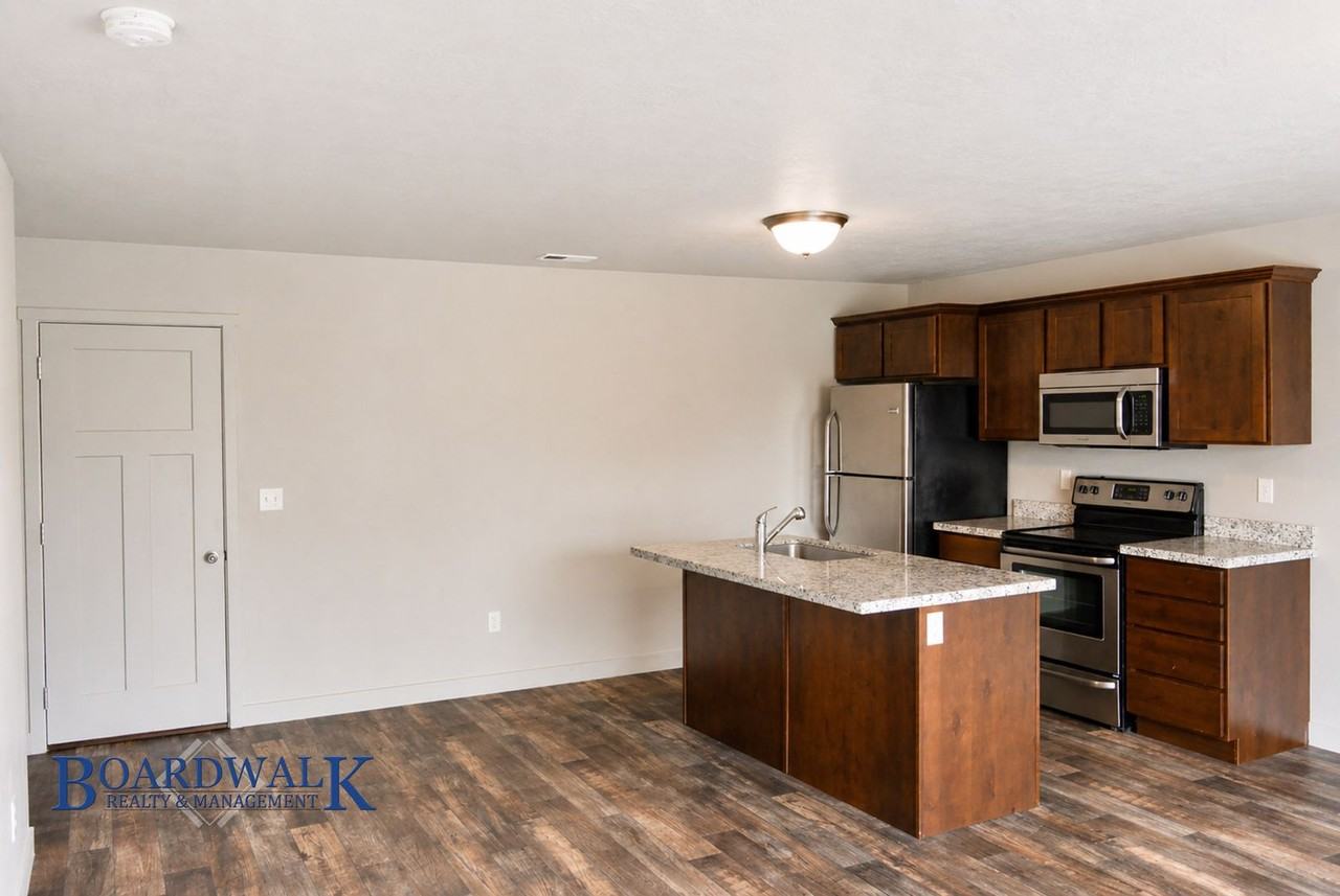 14388 S Ferndale Way - Photo 5 of 23