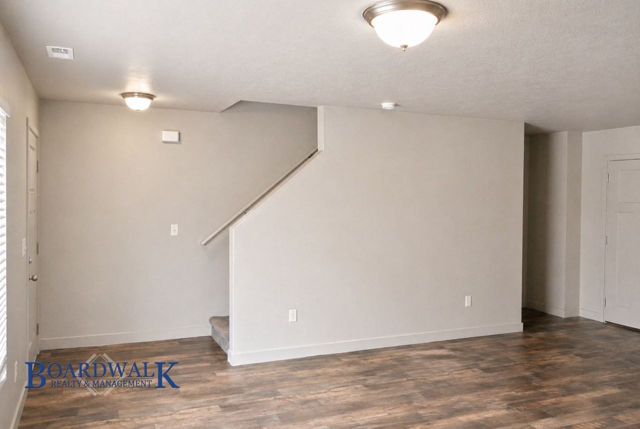 14388 S Ferndale Way - Photo 7 of 23