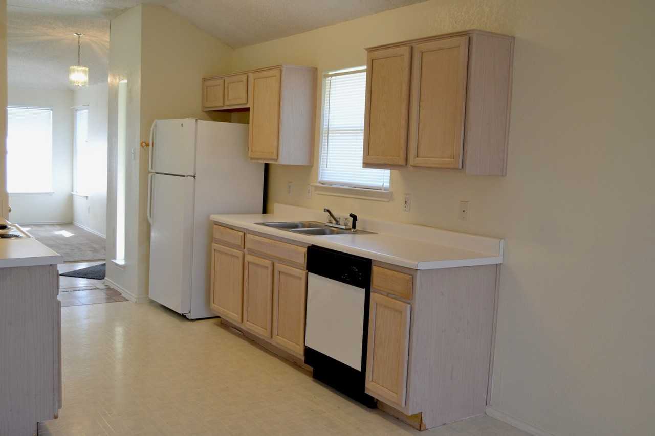 2308 Tracey Ann Ln - Photo 4 of 8