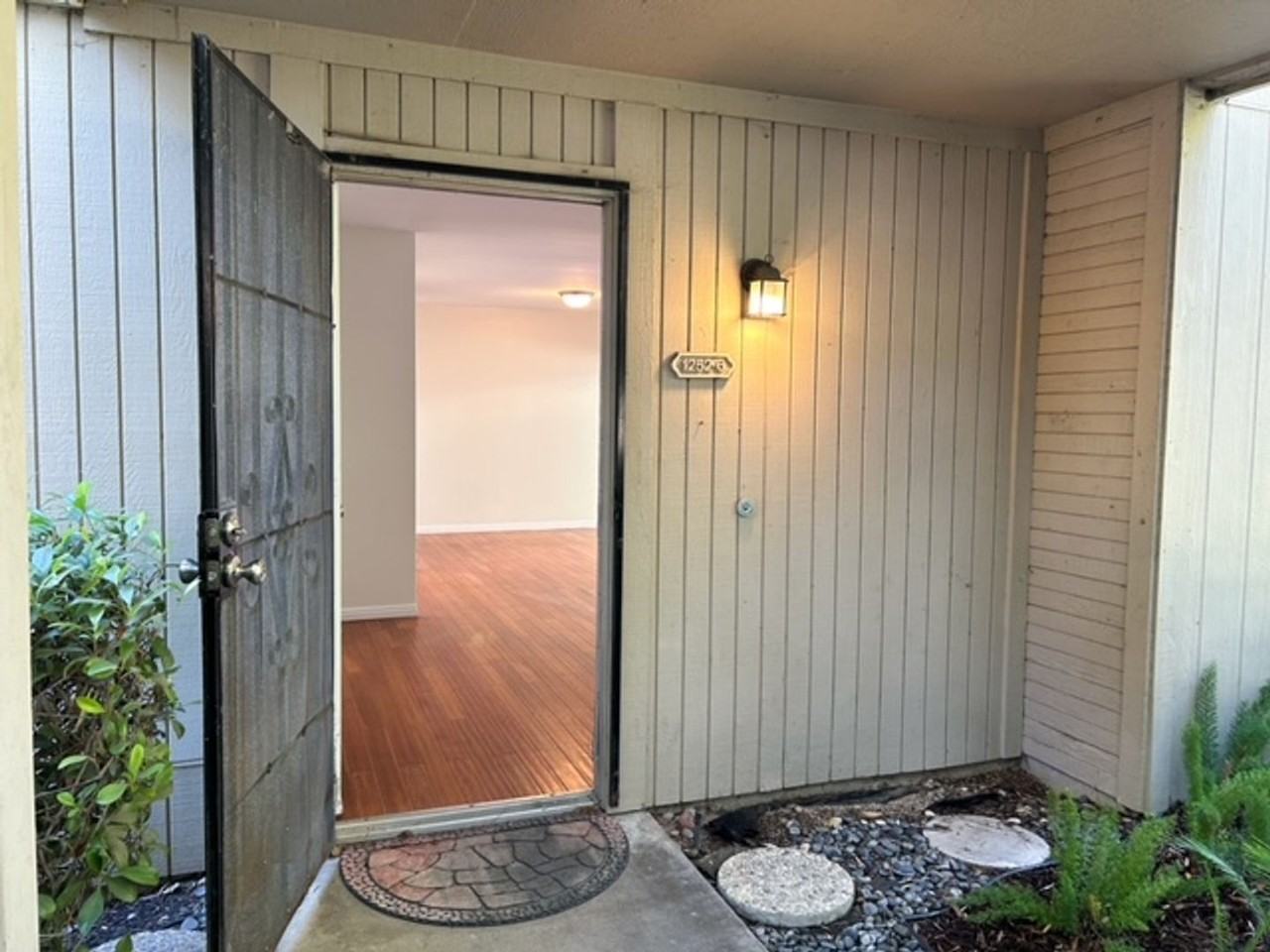1252 San Simeon Ct #6 - Photo 4 of 50
