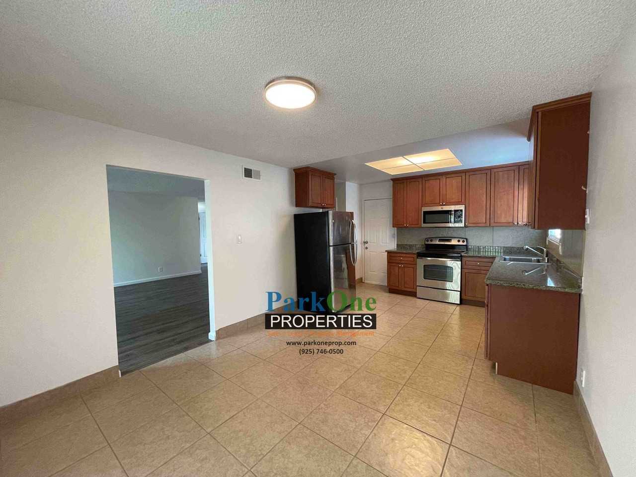 3767 Carol St - Photo 5 of 25