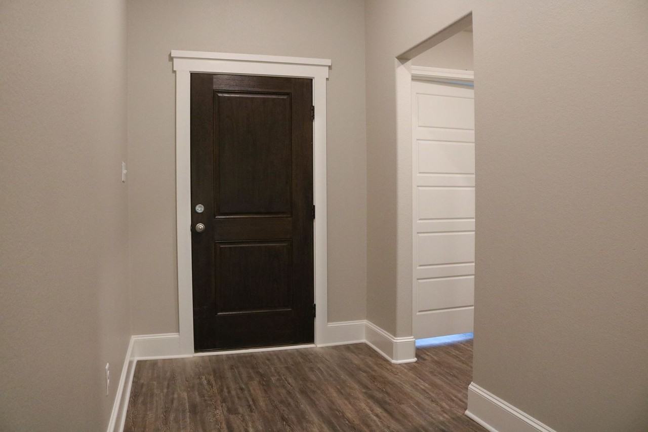 5421 Meadow Ridge Dr - Photo 2 of 22