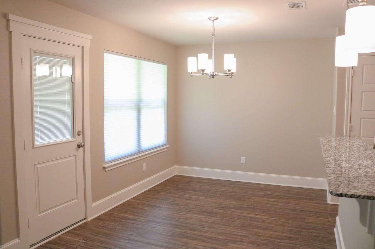 5421 Meadow Ridge Dr - Photo 5 of 22