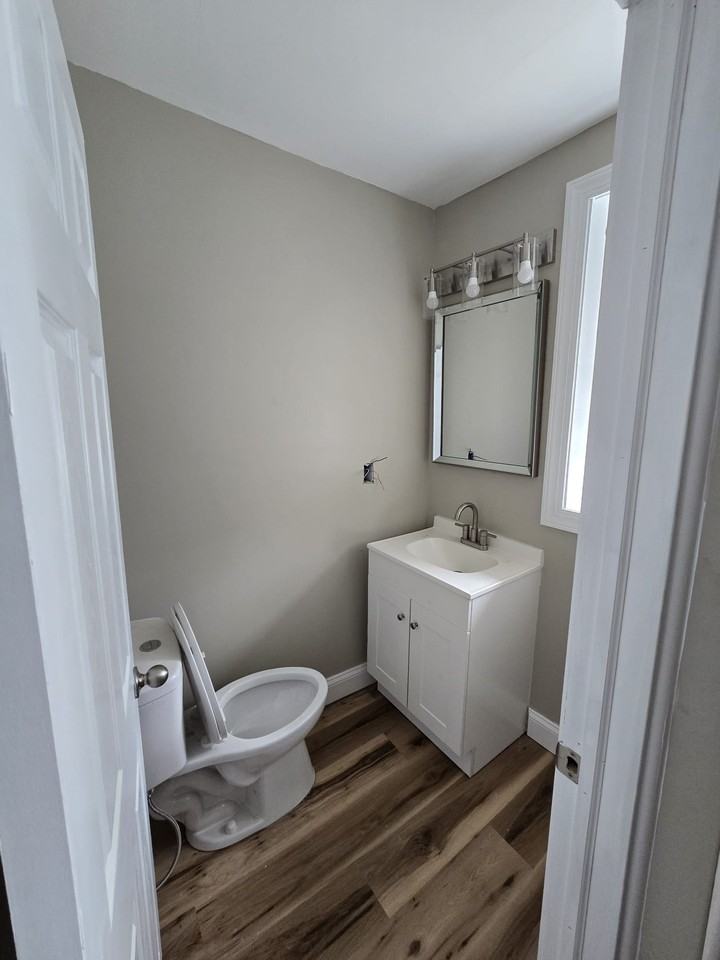 18 N Saint Bernard St #2 - Photo 2 of 4
