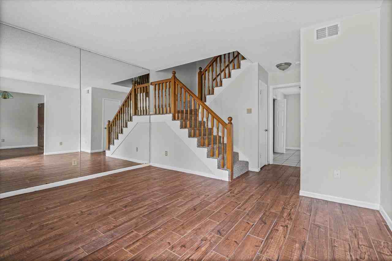 4017 Cottage Hill Rd - Photo 2 of 25