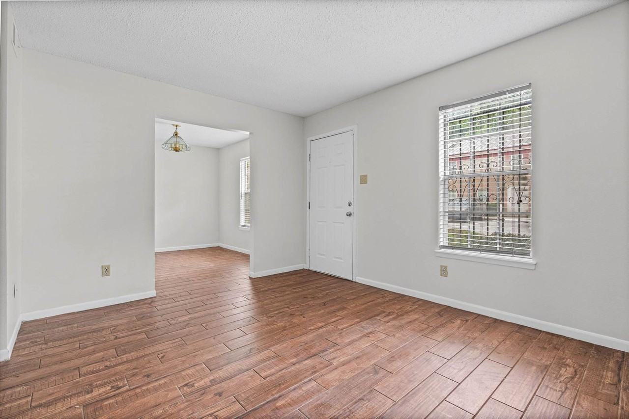 4017 Cottage Hill Rd - Photo 4 of 25