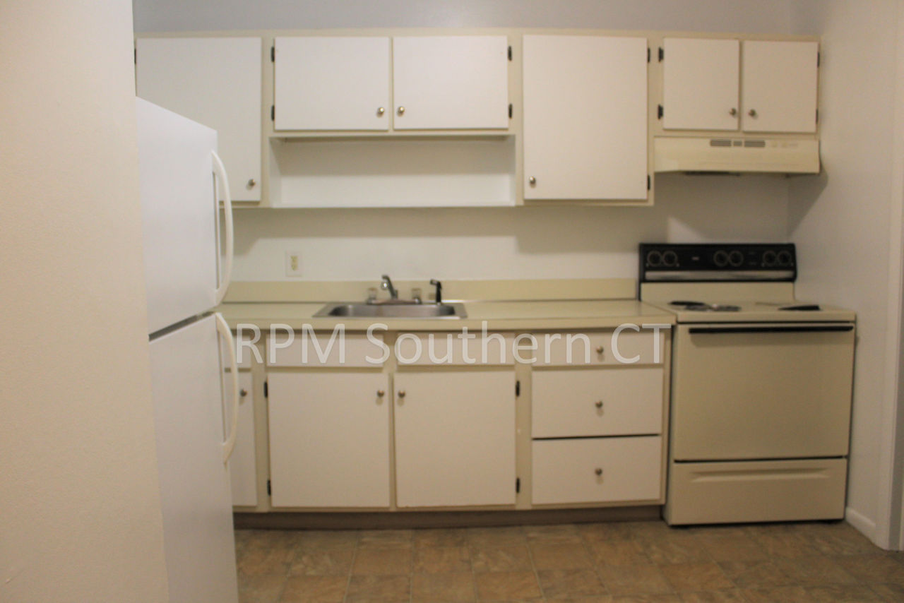 1730 State St - Photo 2 of 10