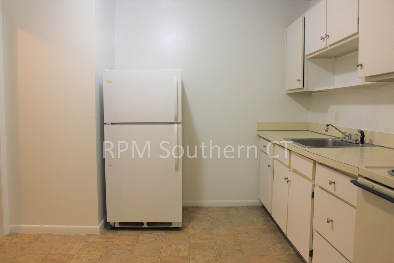 1730 State St - Photo 4 of 10