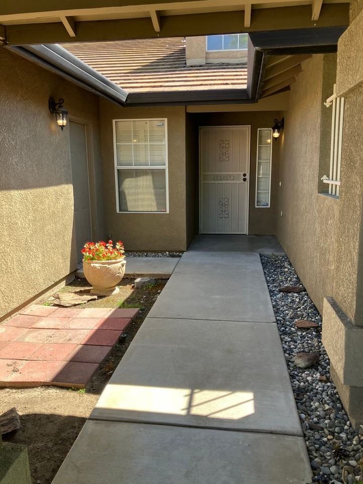 2412 Alexia Way - Photo 2 of 19