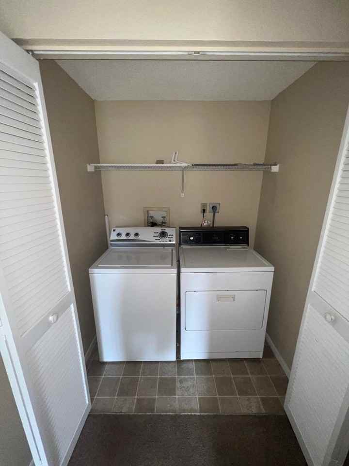 47 Emerald Bay Dr - Photo 3 of 14