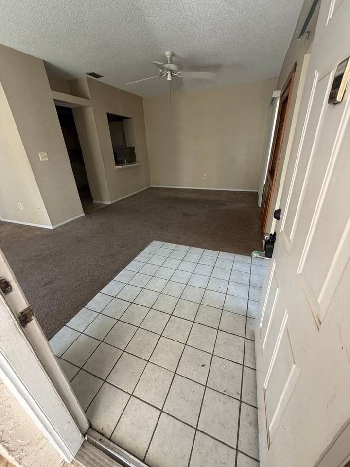 47 Emerald Bay Dr - Photo 5 of 14