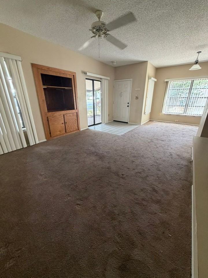 47 Emerald Bay Dr - Photo 6 of 14