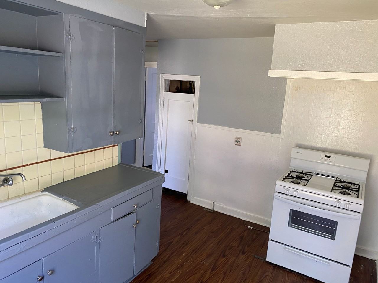 2503 Malcolm St - Photo 5 of 11