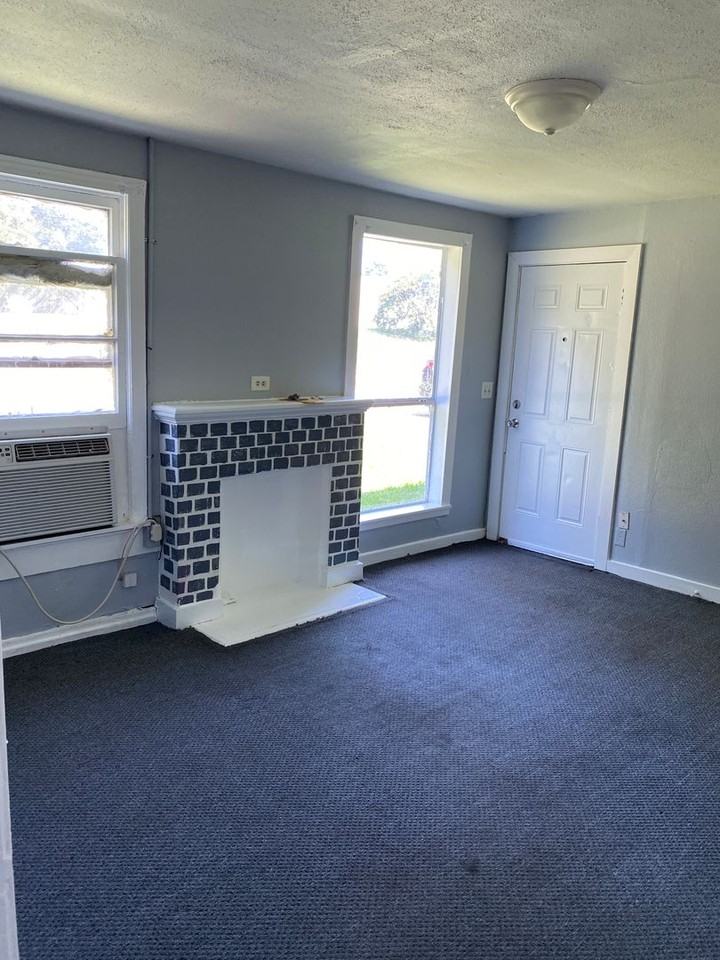 2503 Malcolm St - Photo 6 of 11