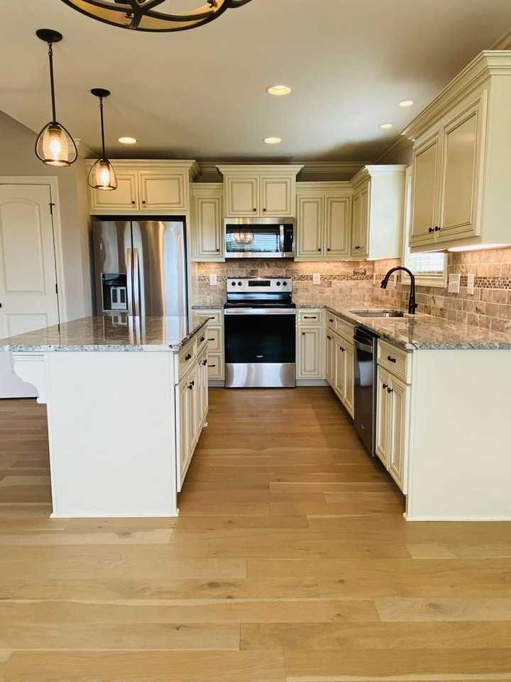 817 Ella Ln - Photo 3 of 50