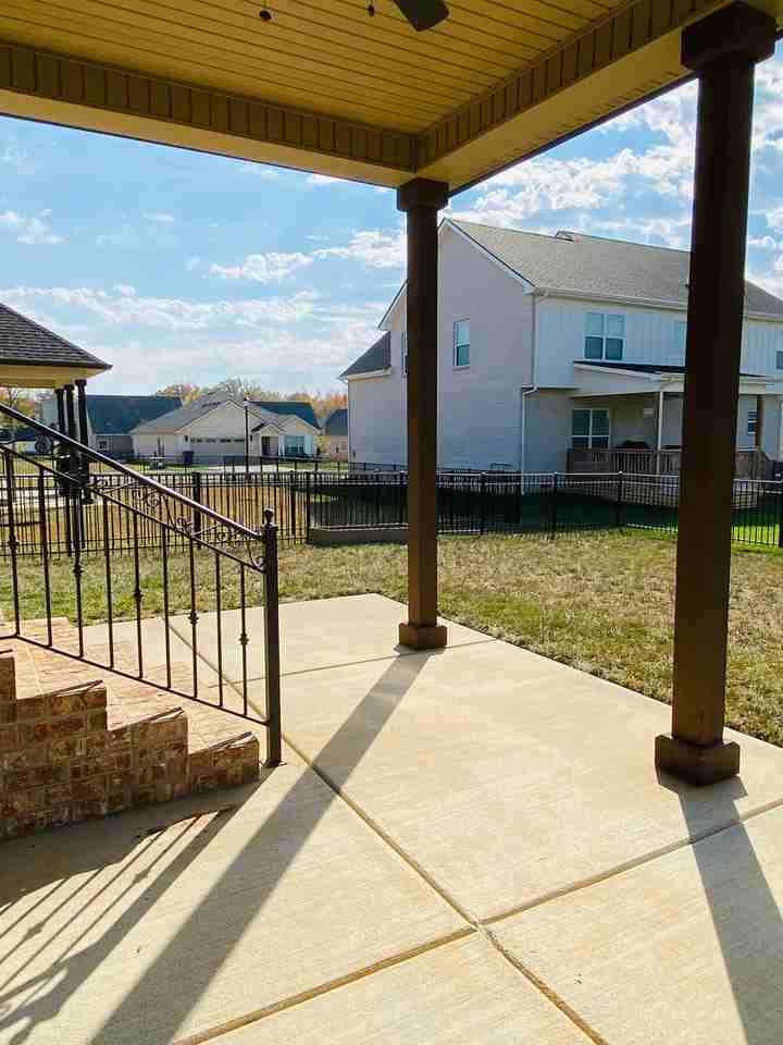 817 Ella Ln - Photo 2 of 50