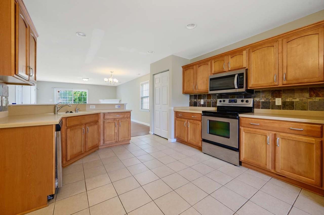5114 Thornton Knoll Way - Photo 5 of 29