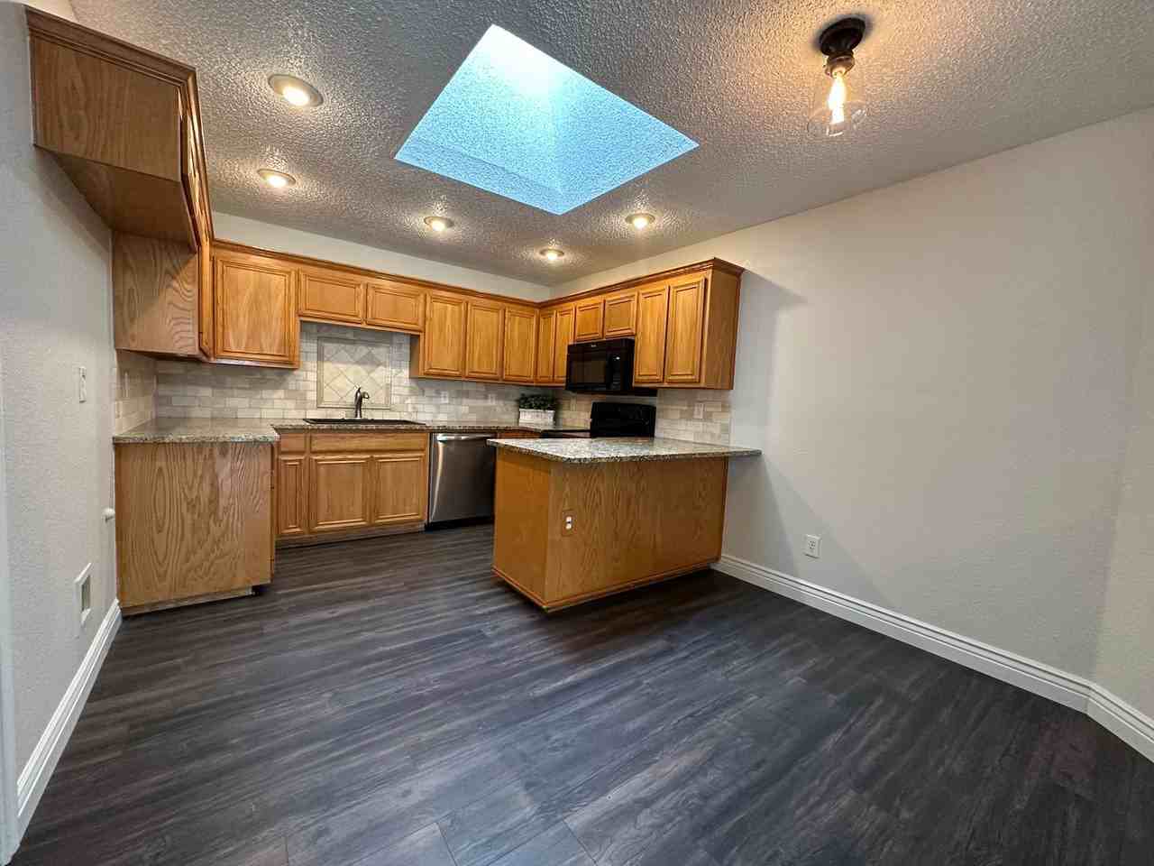 5900 Aloe Ct - Photo 6 of 23