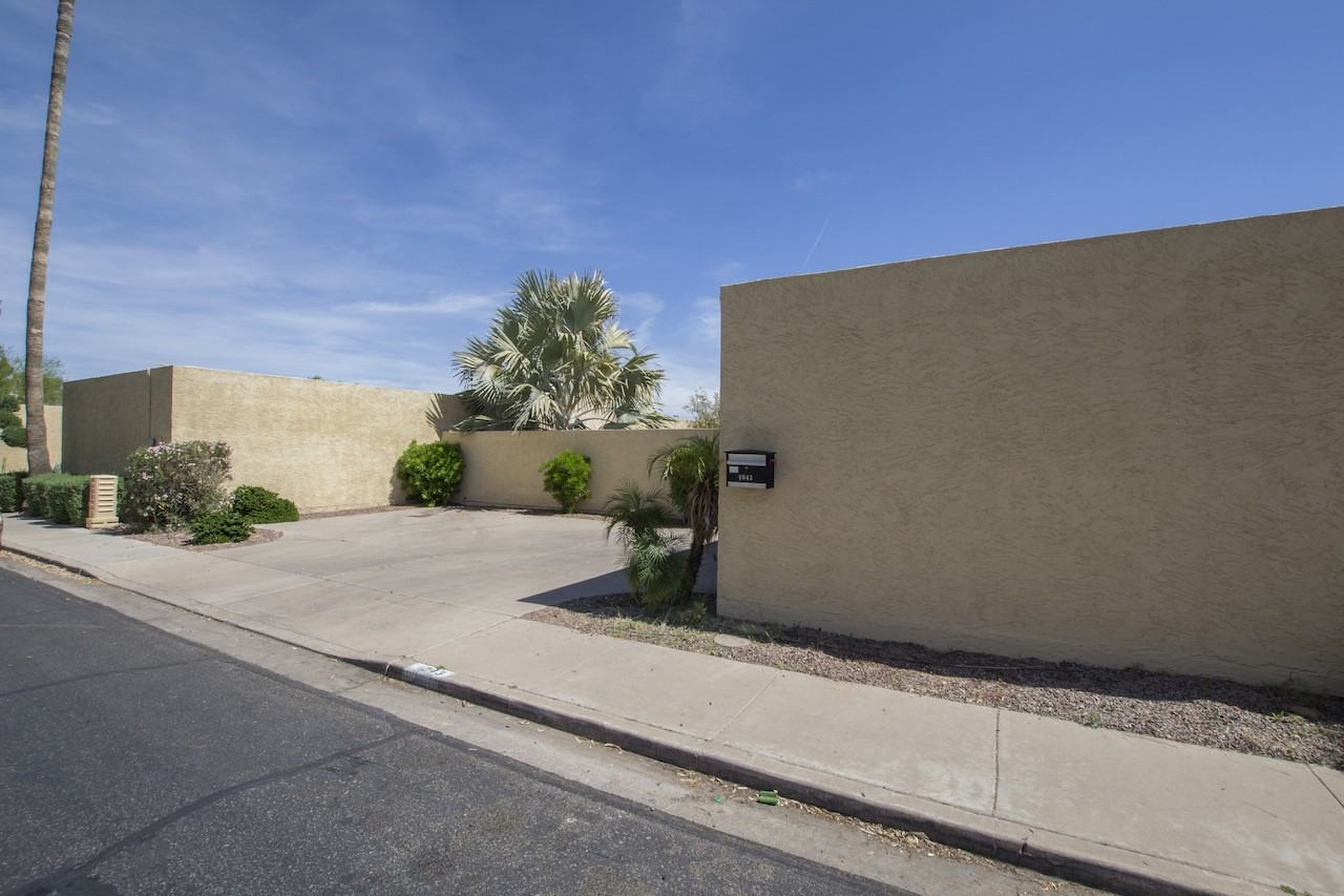 1043 N Cherry - Photo 3 of 3