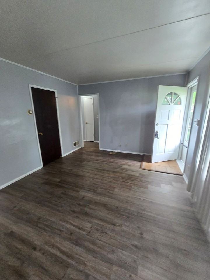 7406 E 53rd St - Photo 2 of 8