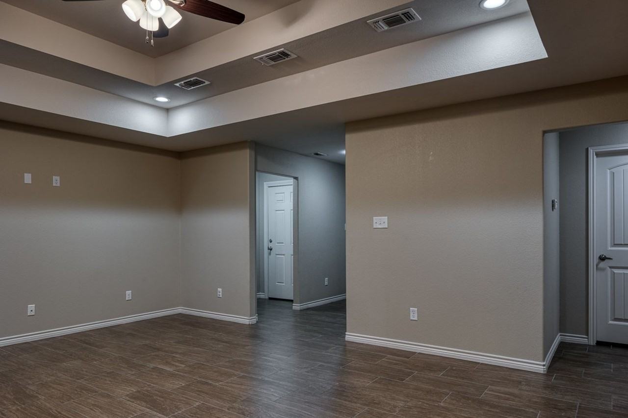 311 Javier Dr - Photo 3 of 12