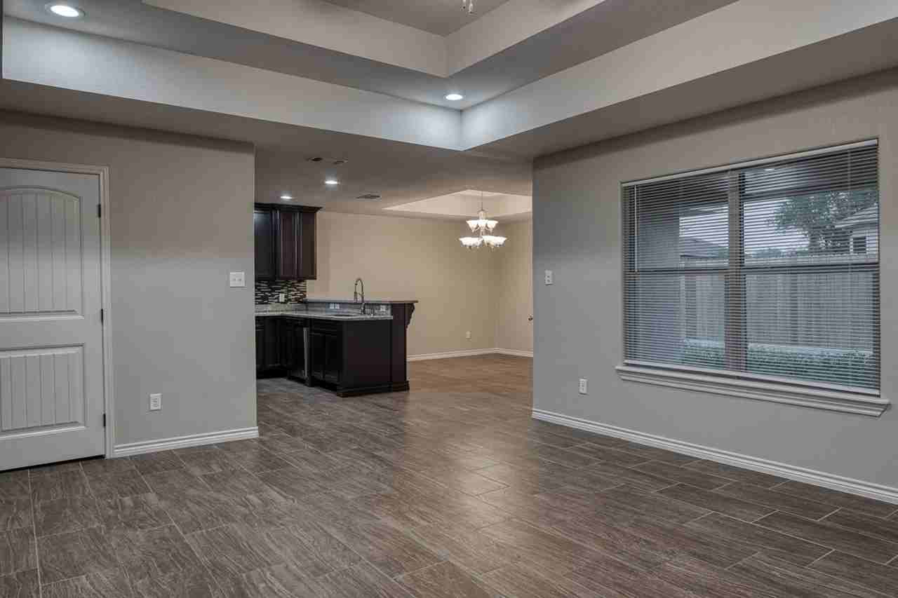 311 Javier Dr - Photo 4 of 12