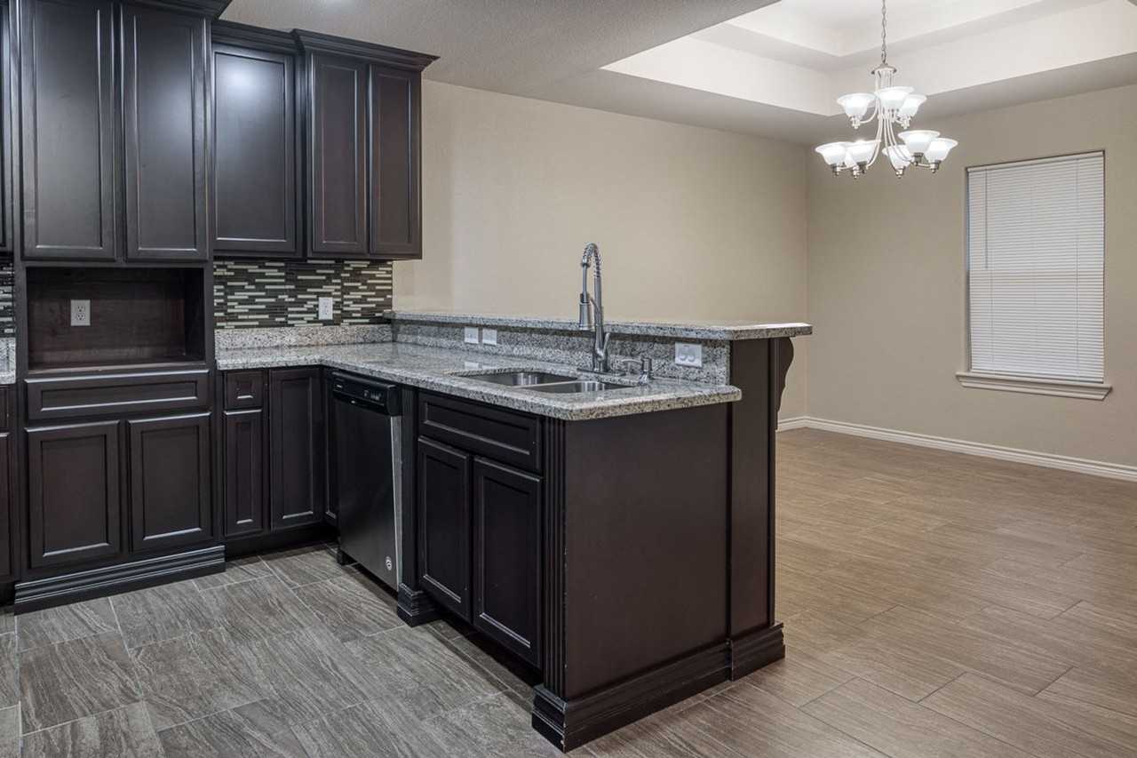 311 Javier Dr - Photo 5 of 12